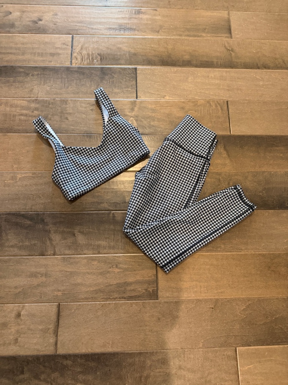 Abercrombie & Fitch Black and White Houndstooth Active Set